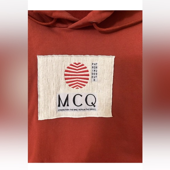 MCQ BY ALEXANDER MCQUEEN Sun Patch Logo Pullover Hoodie In Rust S - Picture 3 of 8